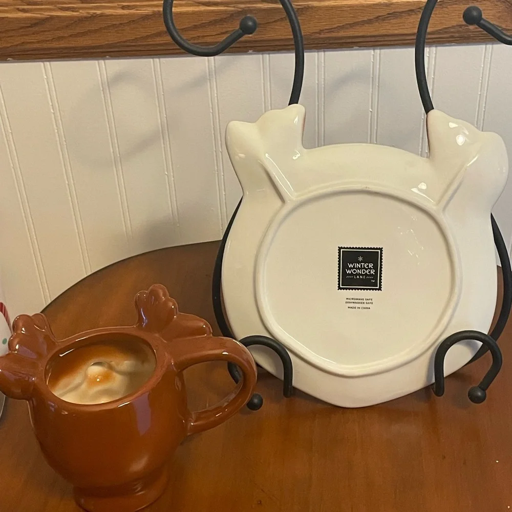 Cheeky Reindeer‎ Retro style Plate & Mug
